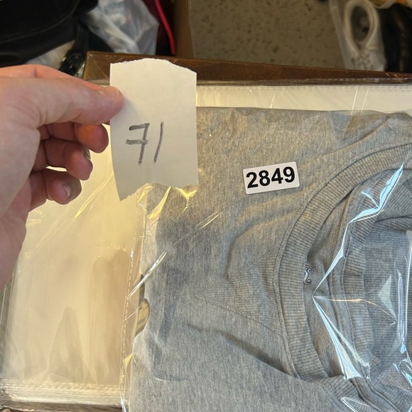 Terra & Sky Vanderbilt Plus Size 1X graphic print Hi-Low Sweatshirt oatmeal gray - Picture 12 of 12